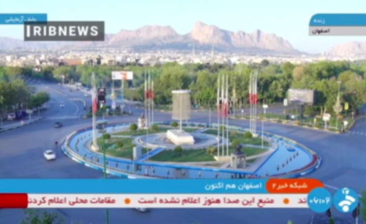 Relacja irańskiej telewizji z miasta Isfahan po ataku  / autor: IRANIAN STATE TV (IRIB) HANDOUT/EPA/PAP