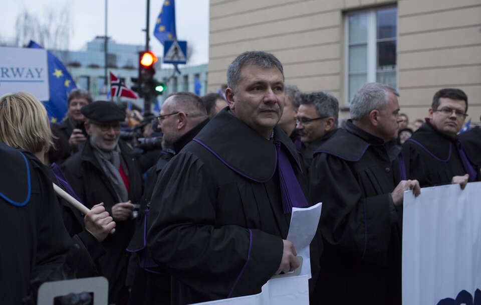 Propaganda Żurka. Chwali się rocznicą "marszu tysiąca tóg"