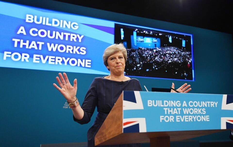 Theresa May / autor: 	PAP/EPA/FACUNDO ARRIZABALAGA