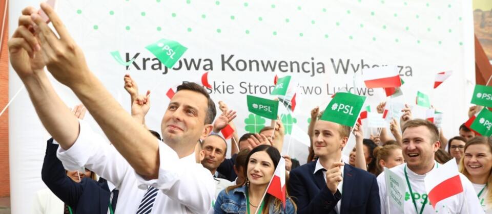 Prezes PSL Władysław Kosiniak-Kamysz (L) podczas Krajowej Konwencji Wyborczej Polskiego Stronnictwa Ludowego w Warszawie / autor: PAP/Rafał Guz