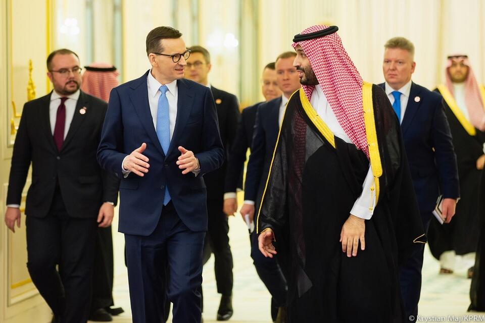 Premier Mateusz Morawiecki z następcą tronu Królestwa Arabii Saudyjskiej Mohammedem bin Salmanem / autor: Krystian Maj/KPRM