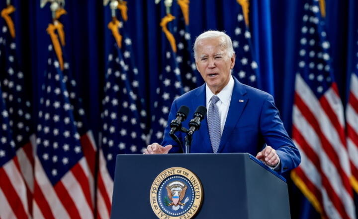 Prezydent USA Joe Biden na mitingu politycznym w stanie Karolina Północna / autor: PAP/EPA/ERIK S. LESSER