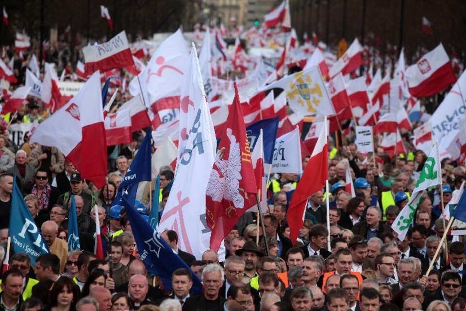 Marsze w obronie TV Trwam w Warszawie - 21 kwietnia. Największa demonstracja w Polsce od wielu lat