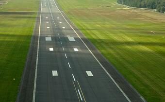 Lotnisko w Modlinie - jest diagnoza: Winny jest... źle dobrany asfalt