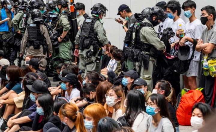 Wielkie protesty w Hongkongu przeciwko łamaniu zasad autonomii, 27 bm / autor: PAP/EPA/MIGUEL CANDELA