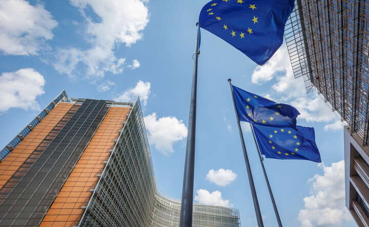 Siedziba Komisji Europejskiej w Brukseli / autor: PAP/ EPA/OLIVIER MATTHYS 