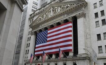 Na Wall Street zły dzień dla akcji koncernów samochodowych; Fed rozpoczął posiedzenie