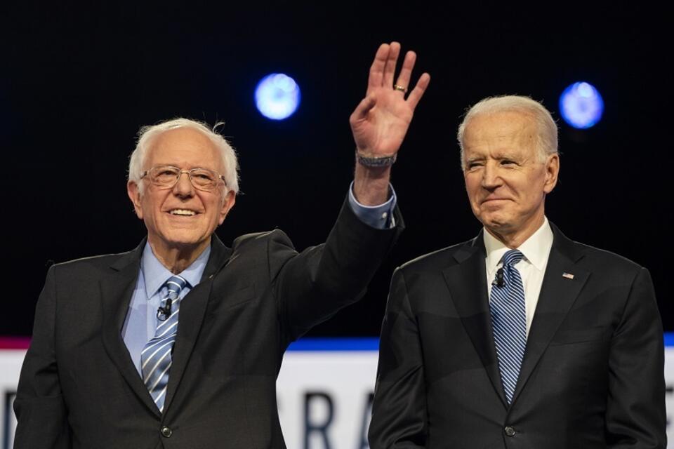 Bernie Sanders i Joe Biden / autor: PAP/EPA/JIM LO SCALZO
