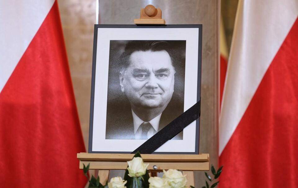 Portret byłego premiera Jana Olszewskiego / autor: PAP/Paweł Supernak