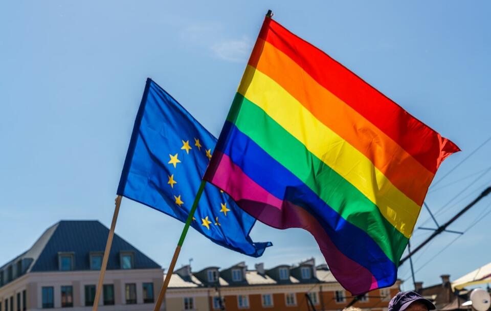 Flaga LGBT/ Flaga UE / autor: Fratria