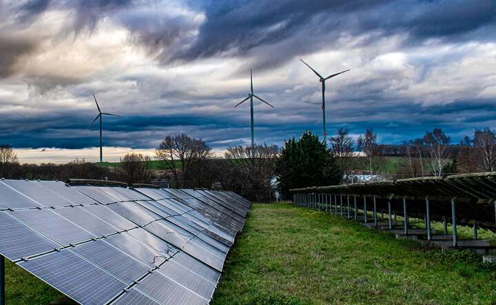 Rosnący udział źródeł odnawialnych w bilansie mocy oznacza, że sektor elektroenergetyczny będzie coraz bardziej uzależniony od pogody / autor: Pixabay