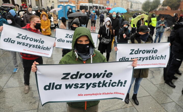 WARSZAWA KORONAWIRUS PROTEST BRANŻY FITNESS / autor: PAP/Tomasz Gzell