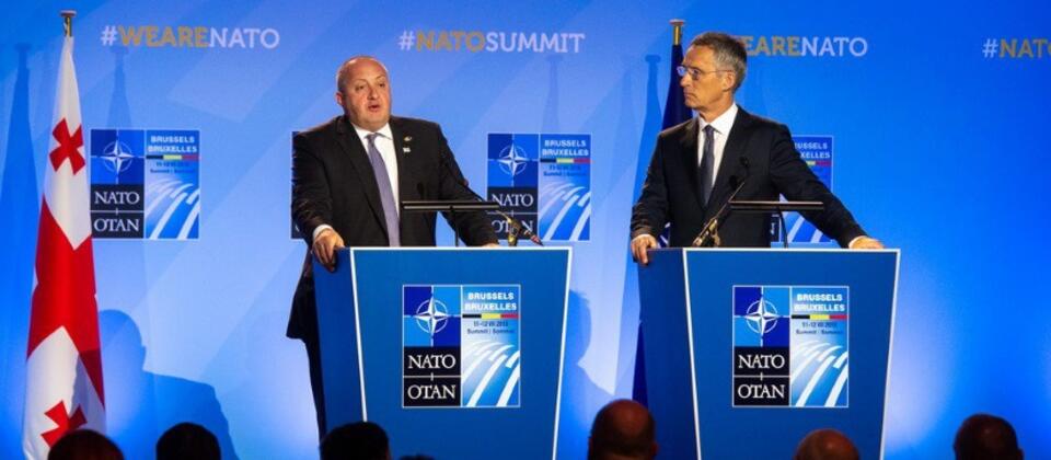 Wspólne oświadczenie sekretarza generalnego NATO Jensa Stoltenberga i prezydenta Gruzji Giorgi Margwelaszwilego / autor: NATO.INT