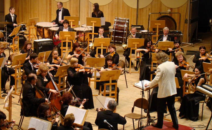 Zatrudnienie kobiet w orkiestrach symfonicznych wzrosło po przyjęciu metody rekrutacyjnej, ukrywającej tożsamość kandydata.  / autor: Pixabay