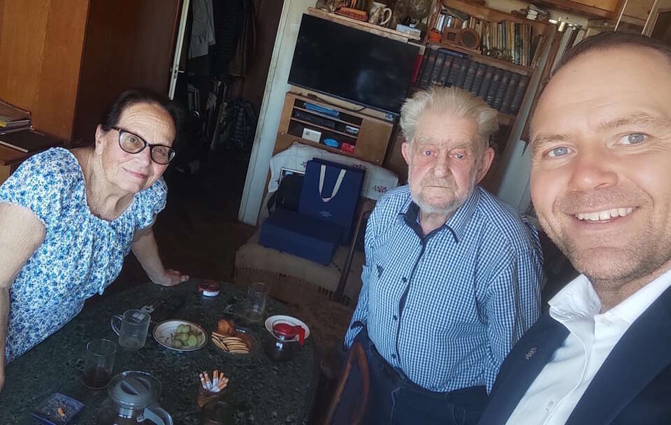 Prezydent Nawrocki gościł w domu Joanny i Andrzeja Gwiazdów. / autor: https://x.com/NawrockiKn