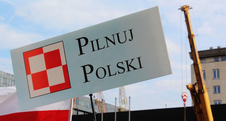 Pilnuj Polski - hasło naszego środowiska, ustanowione po 10 kwietnia 2010 roku / autor: wPolityce.pl