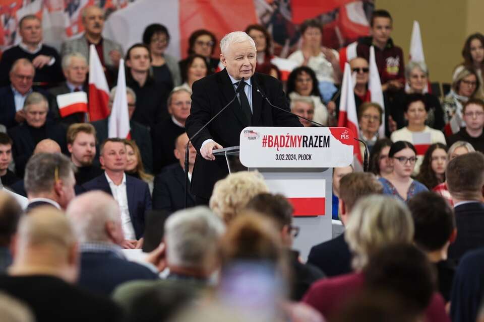 Prezes PiS Jarosław Kaczyński podczas otwartego spotkania z mieszkańcami Płocka / autor: PAP/Szymon Łabiński