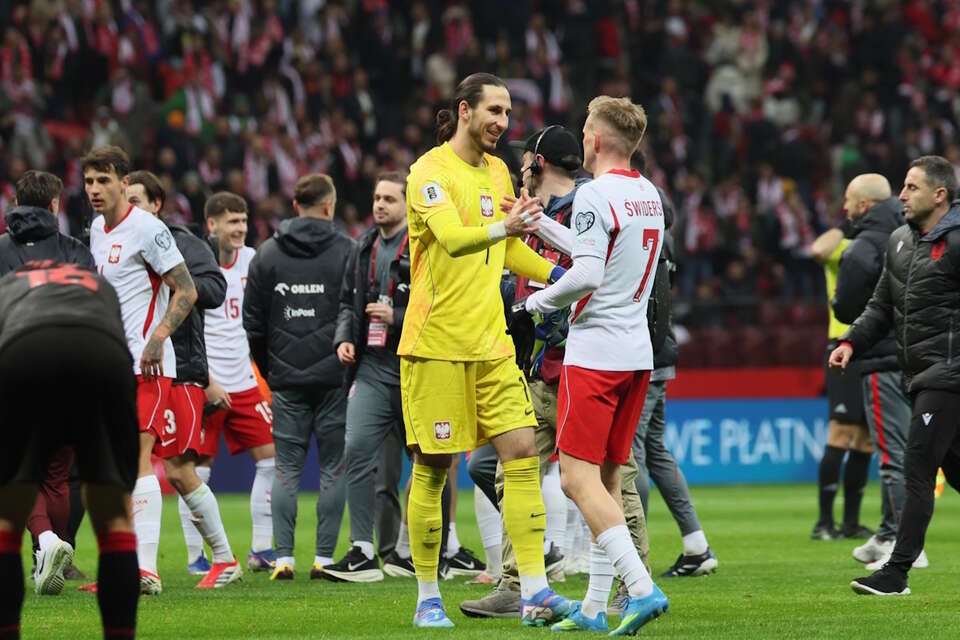 Na zdjęciu reprezentacja Polski na Stadionie Narodowym po zwycięstwie z Albanią / autor: PAP/Leszek Szymański