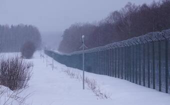 55 km granicy zabezpieczone barierą elektroniczną