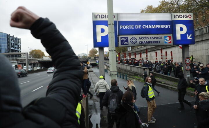 Aktywiści ruchu nawołują do zgromadzeń w Paryżu, w Marsylii, Bordeaux, Lille, Nantes, Lyonie, Montpellier i innych miastach Francji / autor: PAP/EPA/CHRISTOPHE PETIT TESSON