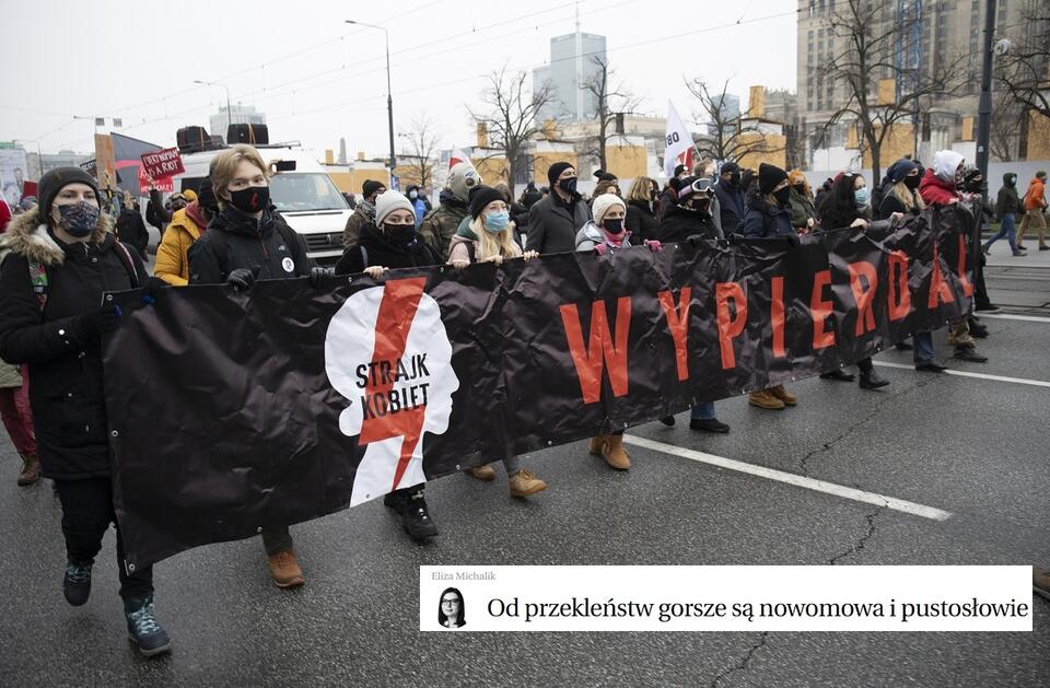 Wulgarne hasło podczas protestu Strajku Kobiet (zdj. ilustracyjne) / autor: Fratria/wyborcza.pl