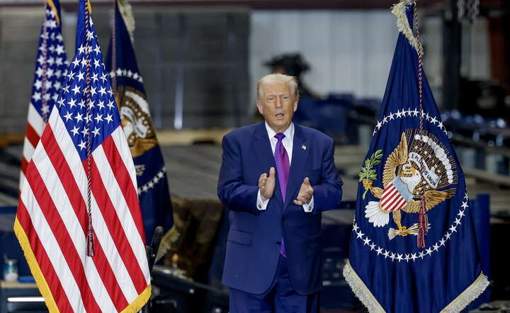 Prezydent Donald Trump zadeklarował, że Iran ma 10 do 15 dni na zawarcie porozumienia nuklearnego / autor: PAP/EPA/ERIK S. LESSER