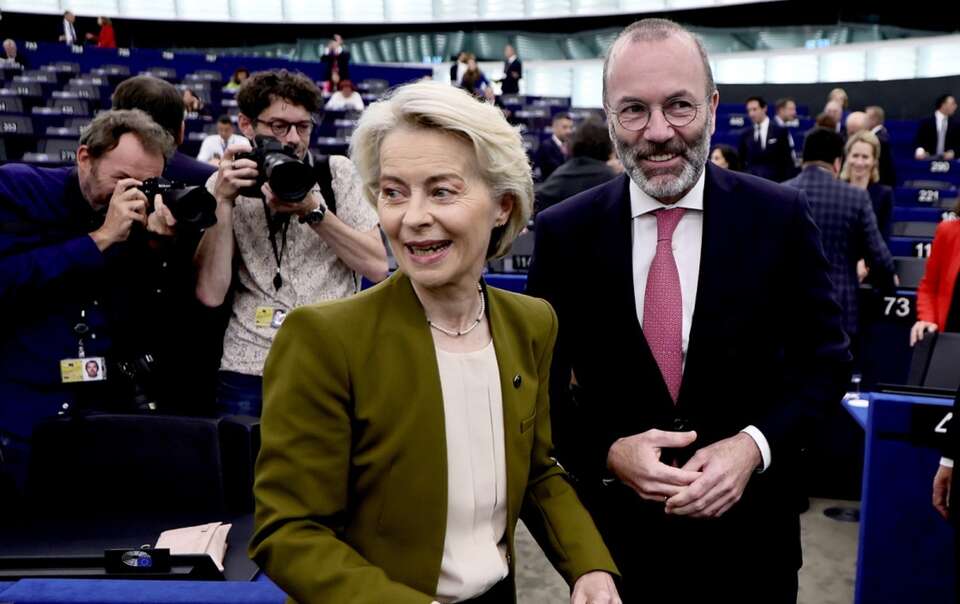 Ursula von der Leyen i Manfred Weber / autor: PAP/EPA/RONALD WITTEK