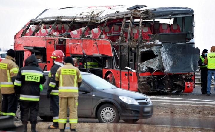 Miejsce wypadku ukraińskiego autokaru, do którego doszło w nocy z 5 na 6 bm / autor: PAP/Darek Delmanowicz