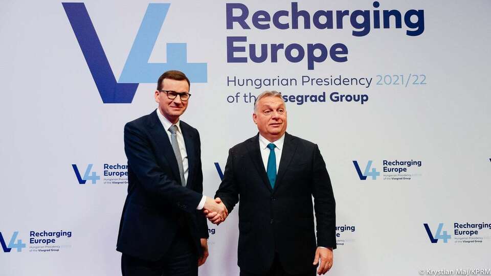 Mateusz Morawiecki i Viktor Orban na arch. zdjęciu KPRM z okazji spotkania Grupy Wyszehradzkiej / autor: X/Kancelaria Premiera