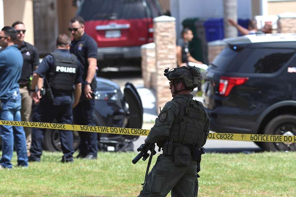 Służby na miejscu strzelaniny w największym meczecie w San Diego w Kalifornii – Islamic Center of San Diego / autor: PAP/EPA