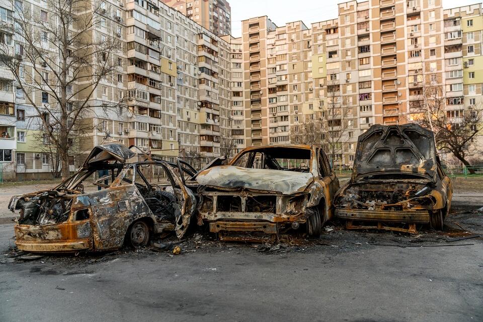 Spalone samochody w Kijowie. / autor: Fratria