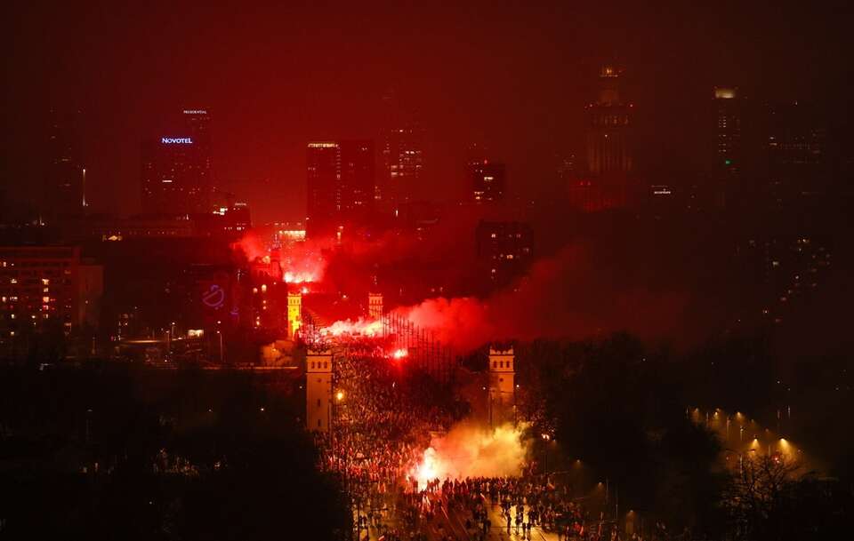 Tłumy Polaków w Marszu Niepodległości. / autor: PAP/Leszek Szymański