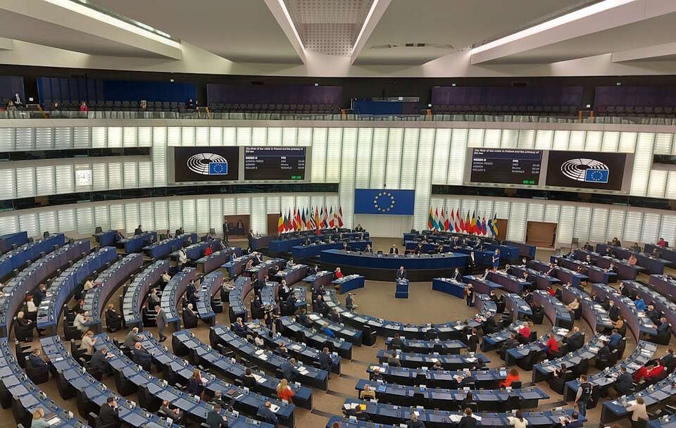 EPL wycofała skandaliczny wniosek. Bielan: Pod naszą presją