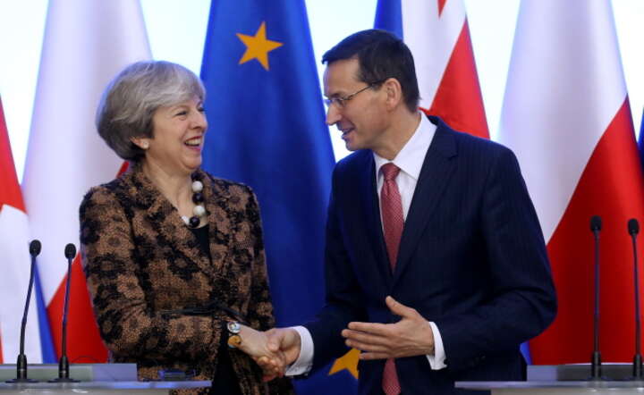 Premier RP Mateusz Morawiecki (P) oraz premier Wielkiej Brytanii Theresa May (L) podczas konferencji prasowej w KPRM / autor: fot. PAP / Rafał Guz