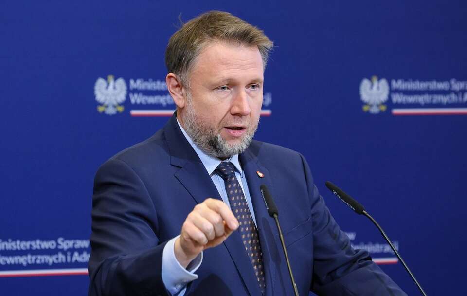 Seria trudnych pytań TVN24 do Kierwińskiego! W tle aplikacja