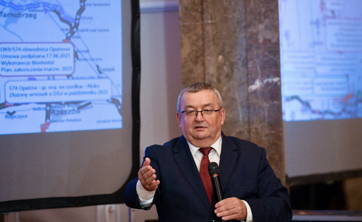 Minister infrastruktury Andrzej Adamczyk / autor: PAP/Piotr Polak