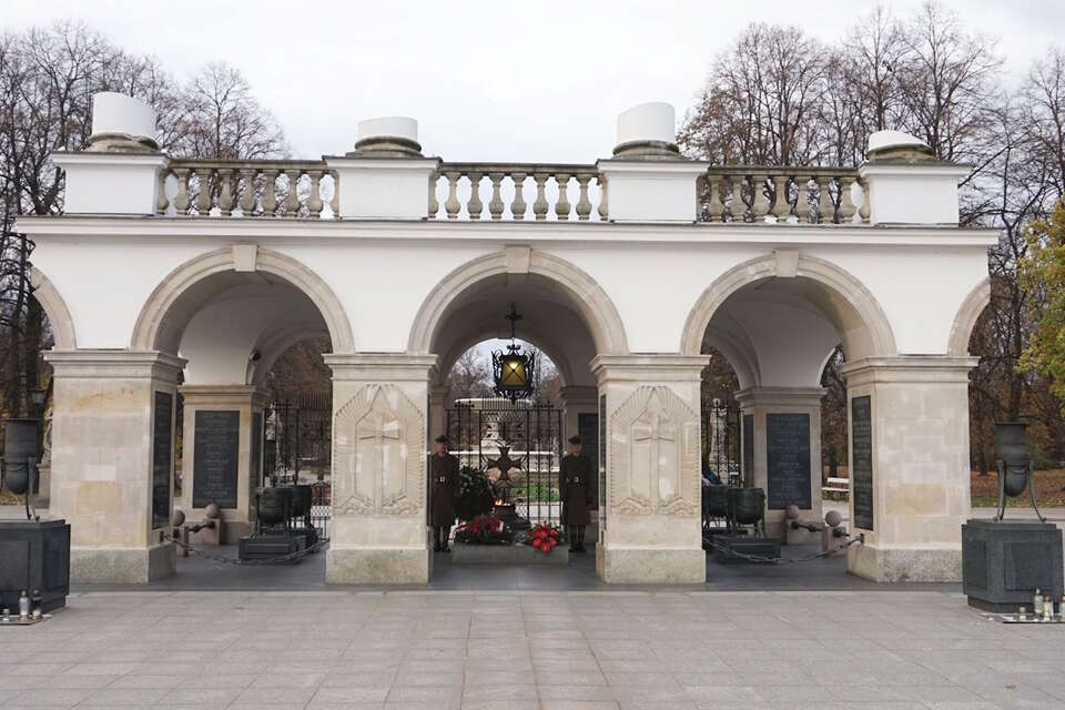 Grób Nieznanego Żołnierza na Placu Piłsudskiego / autor: Fratria