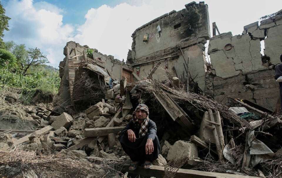 Silne trzęsienie ziemi spustoszyło wschodni Afganistan / autor: PAP/EPA/SAMIULLAH POPAL