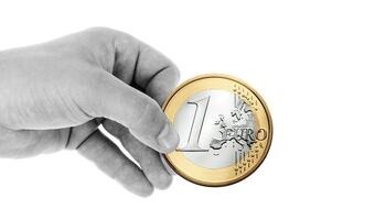 Euro doprowadzi do rozpadu całej unii, dlatego nie warto przyjmować wspólnej waluty