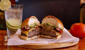 „Burger” pozostaje, „stek” zakazany