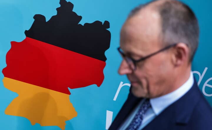 Szef CDU Friedrich Merz na konferencji prasowej po ogłoszeniu wstępnych wyniku wyborów / autor: PAP/EPA/HANNIBAL HANSCHKE 