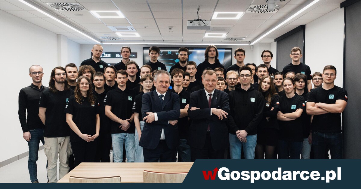 Z uczelni na orbitę