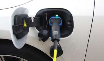 W Polsce jeżdżą 222 194 osobowe e-auta