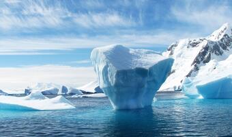Antarktyda topnieje szybciej