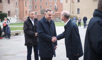 Andrzej Duda odwiedził grób Lecha i Marii Kaczyńskich na Wawelu
