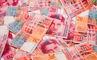 Dolar najtańszy od roku, euro i frank od 2 lat