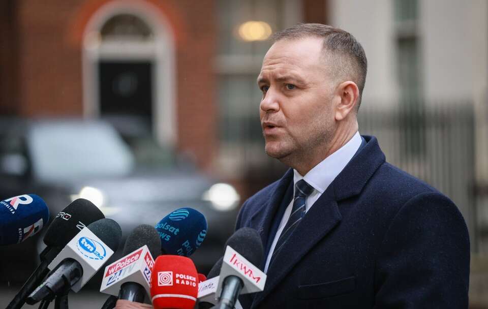 Karol Nawrocki podczas wypowiedzi dla mediów po spotkaniu z premierem Wielkiej Brytanii w Londynie / autor: PAP/Leszek Szymański