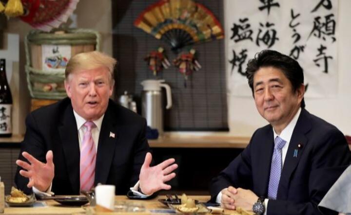 Donald Trump i Shinzo Abe / autor: PAP/EPA/KIYOSHI OTA / POOL