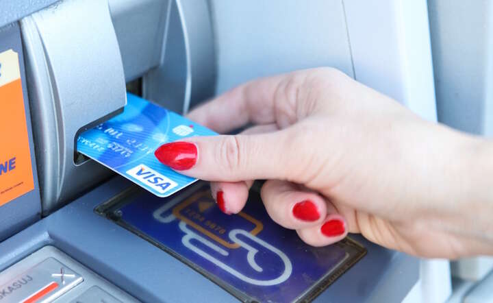 Bankomat - wypłata gotówki / autor: Fratria