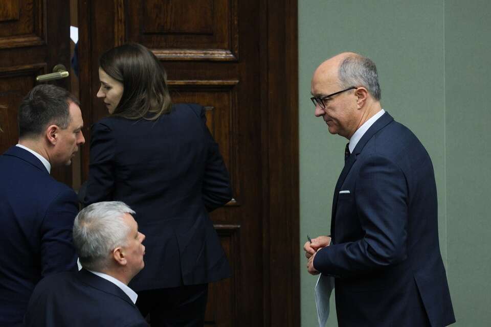 Marszałek sejmu Włodzimierz Czarzasty (P) na sali obrad Sejmu / autor: PAP/Rafał Guz